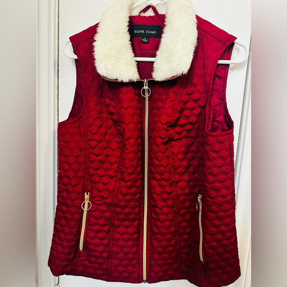 Black Rivet Red Quilted Vest with White Faux Fur Collar